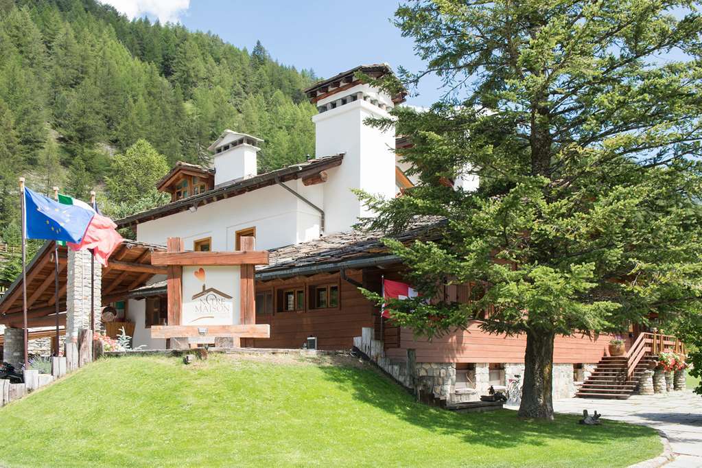 Eco Wellness Hotel Notre Maison Cogne Esterno foto