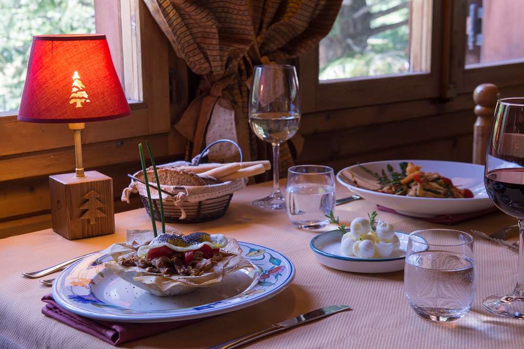 Eco Wellness Hotel Notre Maison Cogne Ristorante foto